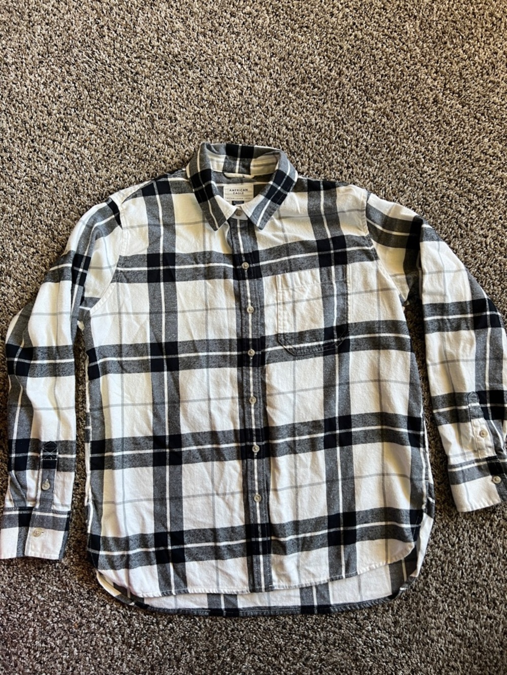 American Eagle Outfitters Black & White Plaid Button-Down Flannel Shirt